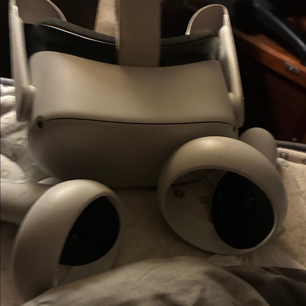 Standalone VR Headset with Controllers - Gray